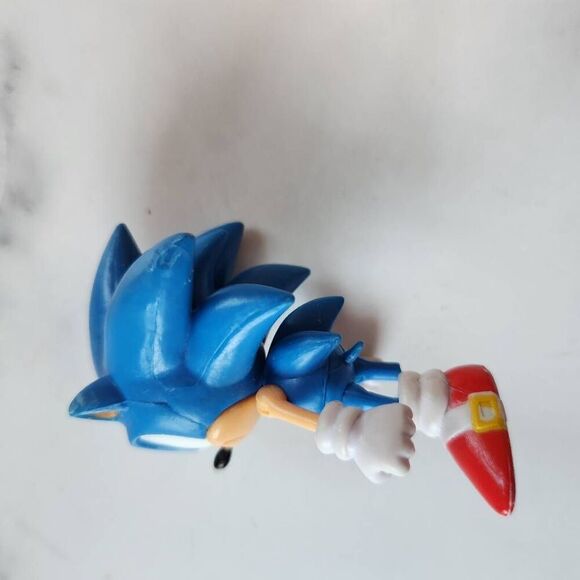 Sonic the Hedgehog small toy missing a foot - Picture 4 of 5